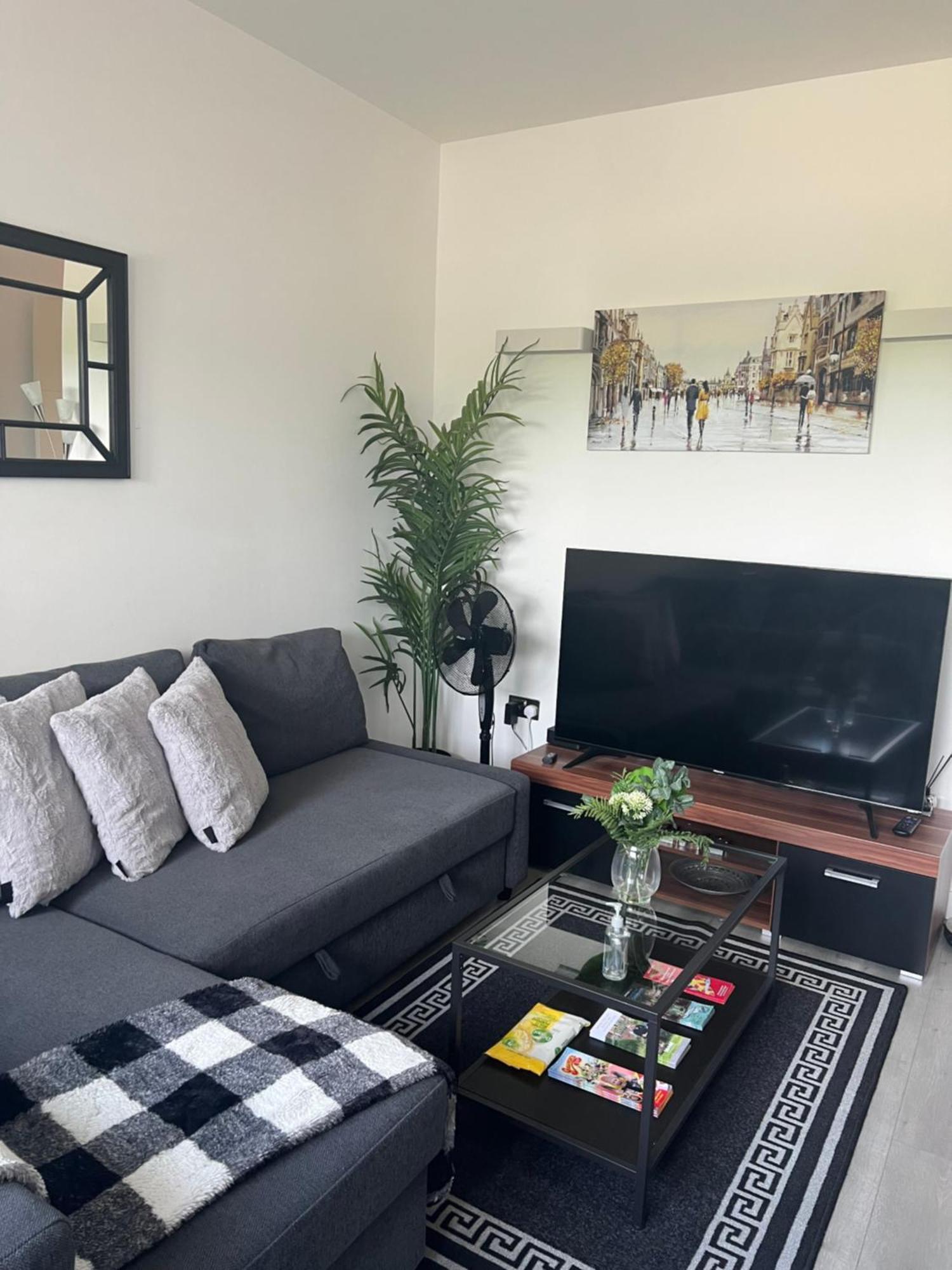 Luxurious Short Stay Flat In Milton Keynes Extérieur photo